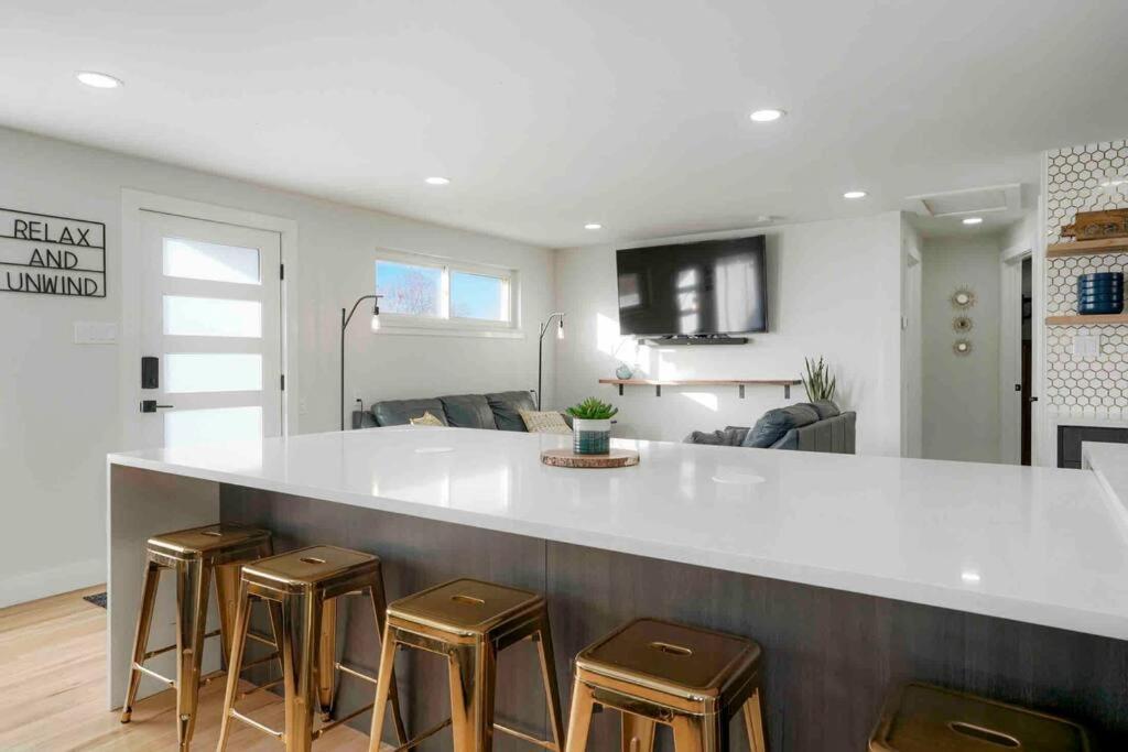 Sleeps 16 - 15 Min/Downtown, 10 Min/Medical Center Villa Aurora Ngoại thất bức ảnh